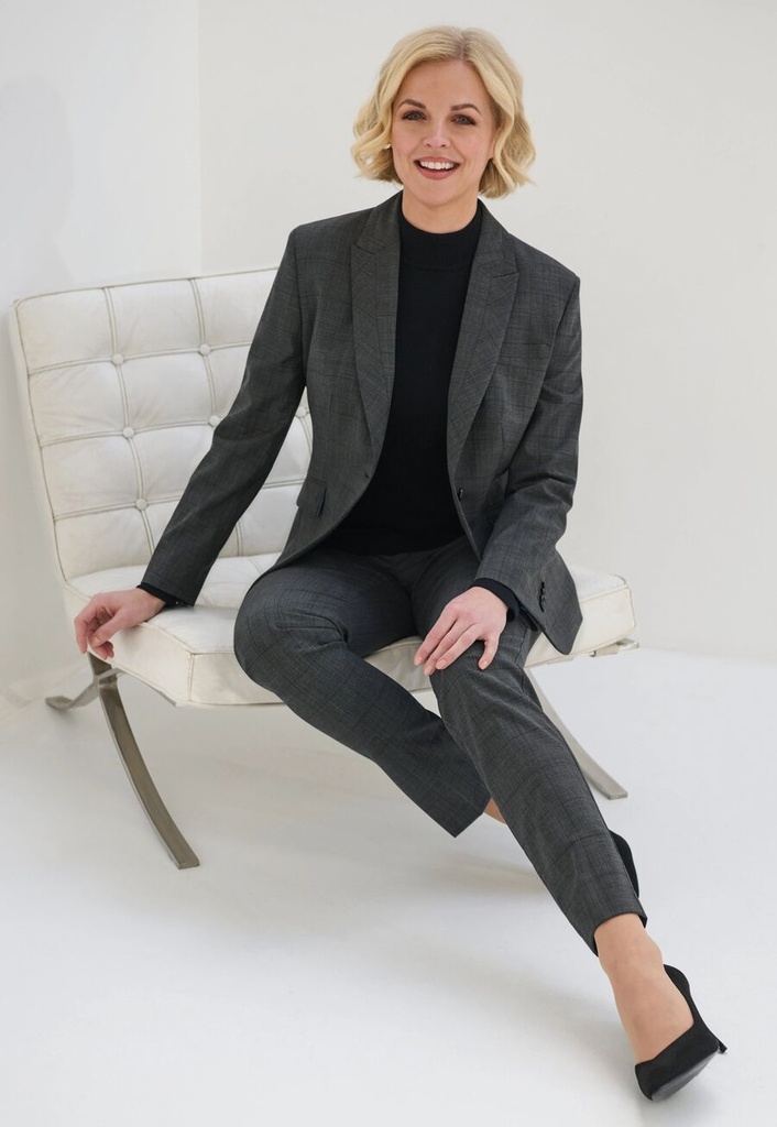 golden_-_black_novara_suit_-_grey_check_-_download_for_web.jpg